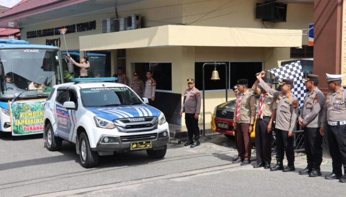 Kapolresta Pekanbaru Pimpin Apel Pelepasan Kontingen Jambore Karhutla 2025 