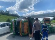 “Cepat Tanggap di Jalan Tol: Sat PJR Polda Riau Evakuasi Laka & Himbau Pengemudi Lebih Disiplin”
