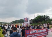Sejumlah Eselon II dinonjobkan Atas Dasar Gratifikasi, Zulhelmi Arifin Masih Nyaman. BALAPATISIA & GEMMPAR: Wako Agung Nugroho Sedang pembersihan Politik, Bukan Bersih-Bersih Korupsi!