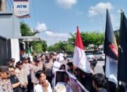 Keadilan Sudah Dikubur! LSM BERANTAS Bawa Pocong ke Kejari Pekanbaru